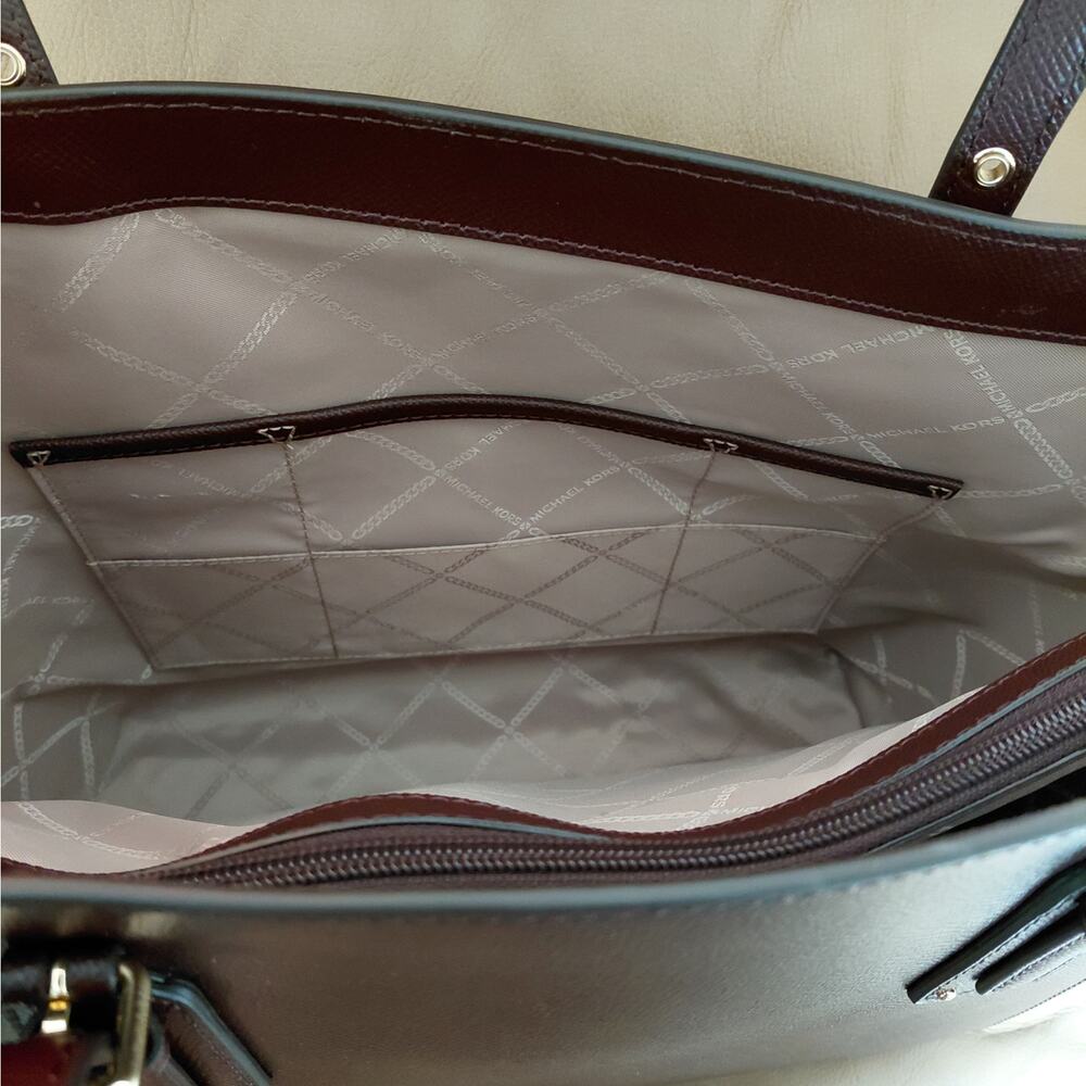 Michael Kors Womens Voyager Tote Bag Brown Leather Classic Shoulder Work Luxury - Picture 8 of 11